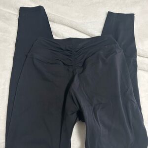 P’tula Soft V Feathertech Leggings